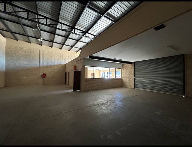 334M² WAREHOUSE TO LET IN POMONA